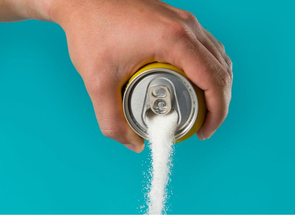 Por que a indústria alimentícia terá que cortar açúcar