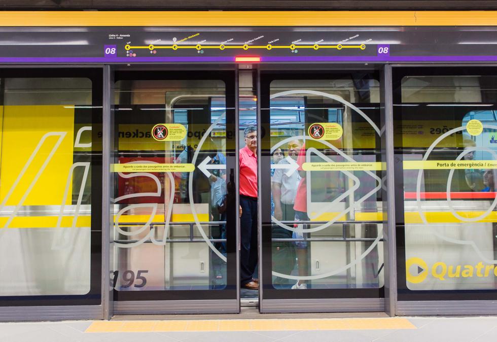 Metrô de São Paulo cobre câmeras que coletavam dados