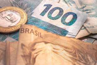 Novo Desenrola 2026: alívio ou armadilha? Cédulas e moedas de reais