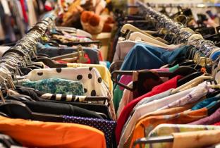 Reaproveitamento e reciclagem de roupas: como funciona?
