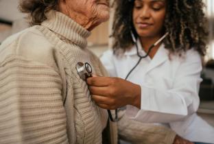 Idec envia contribuições ao legislativo e reforça mobilização por melhorias nos planos de saúde 